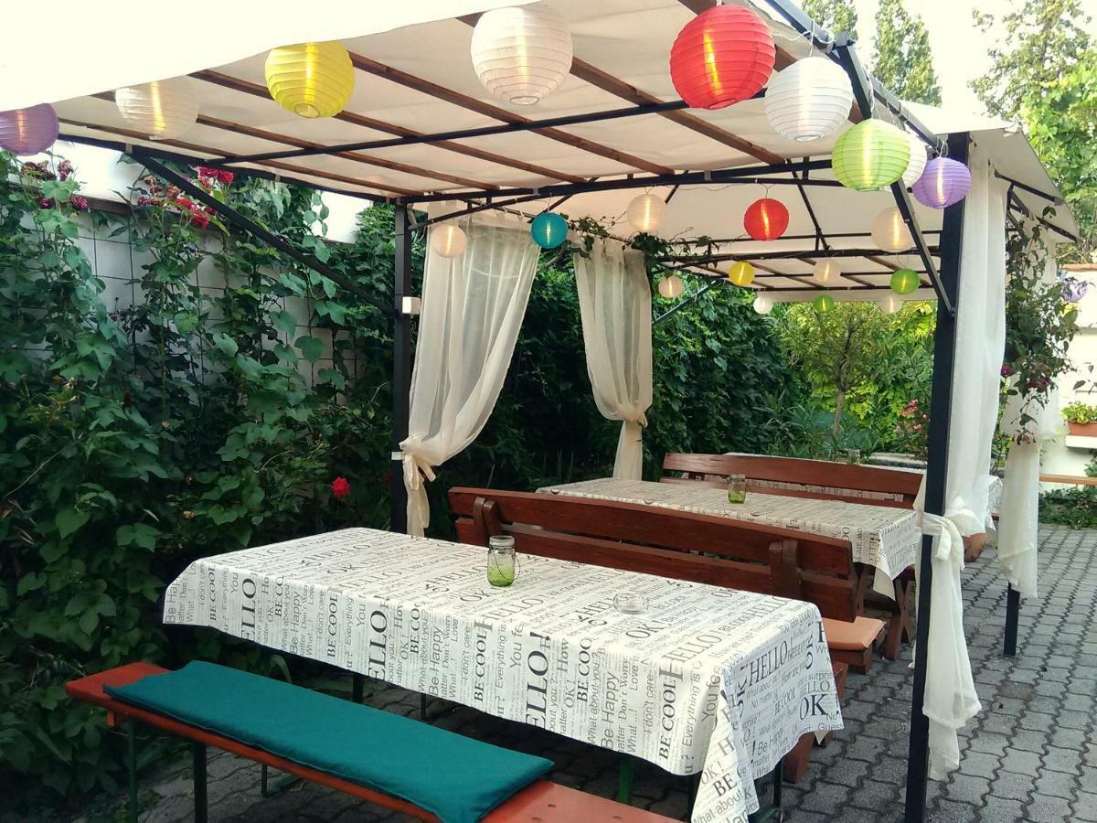 Burg Apartman Дьюла Экстерьер фото