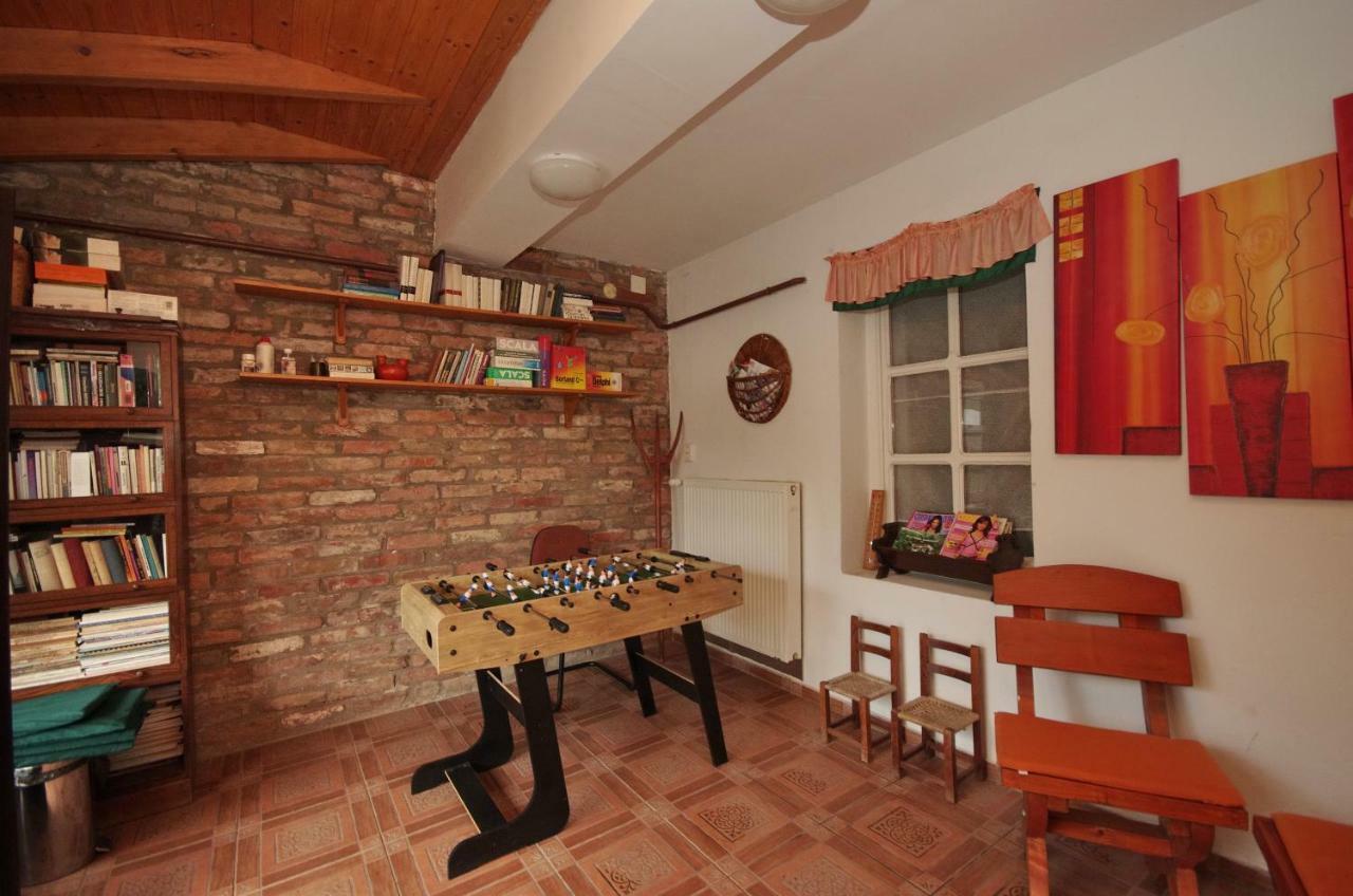 Burg Apartman Дьюла Экстерьер фото