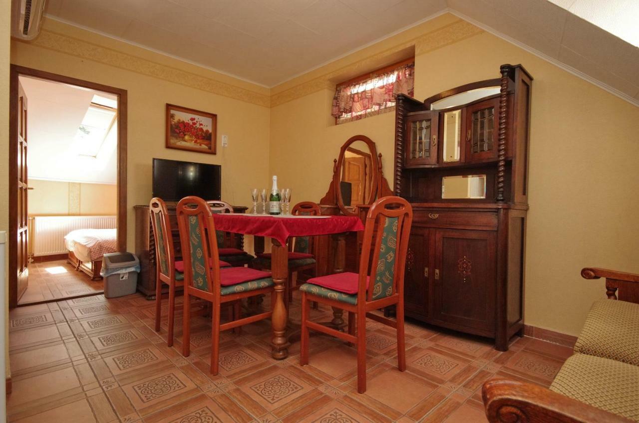 Burg Apartman Дьюла Экстерьер фото