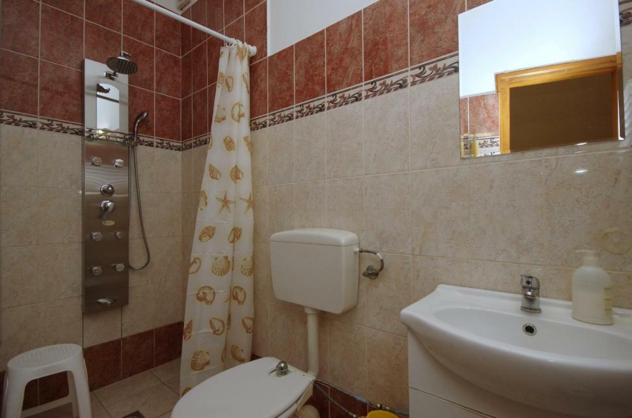 Burg Apartman Дьюла Экстерьер фото